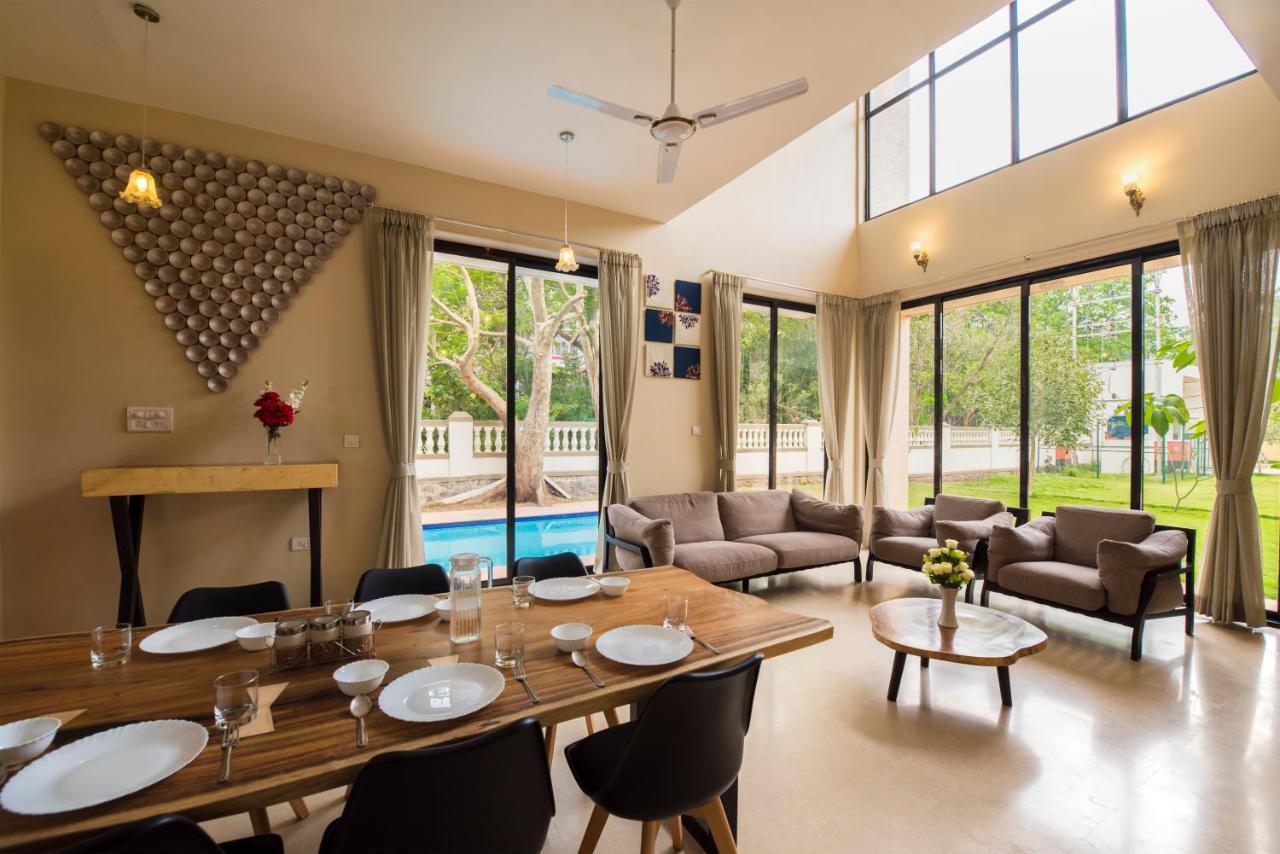 Stayvista'S Greenwoods Villa 10 - City-Center Villa With Private Pool, Terrace, Lift & Carrom Board Lonavala Esterno foto